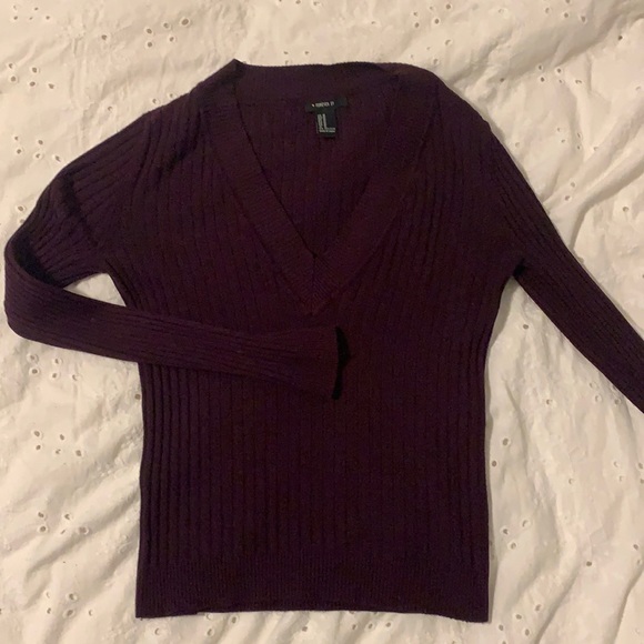 Ribbed Deep V-Neck long sleeve - Picture 1 of 1